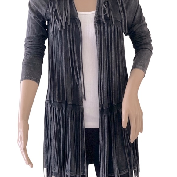 T-PARTY Cute, Casual Gray Fringed Open Front Sweater Size Medium … - Picture 7 of 9